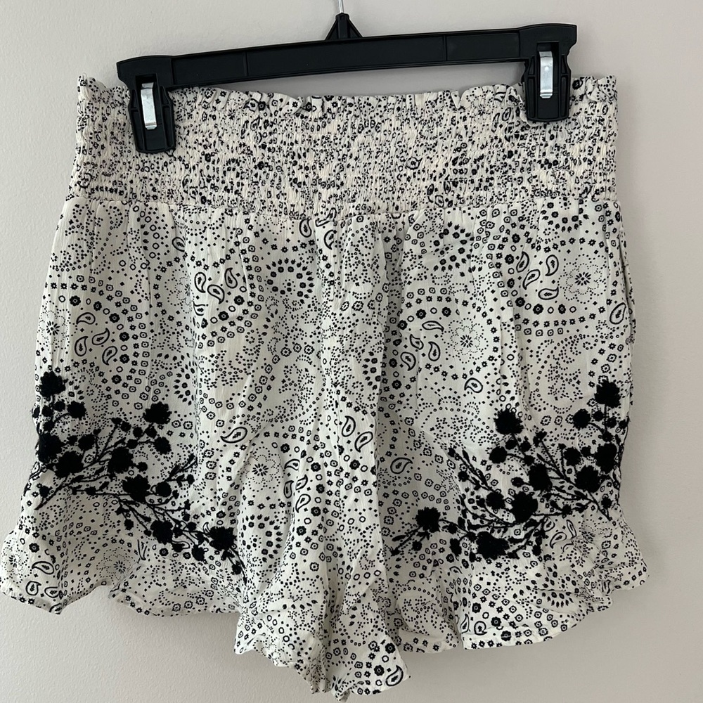 American Eagle Cream Paisley Chiffon Embroidered Ruffle Smocked Shorts, Medium